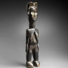 Dan sculpture